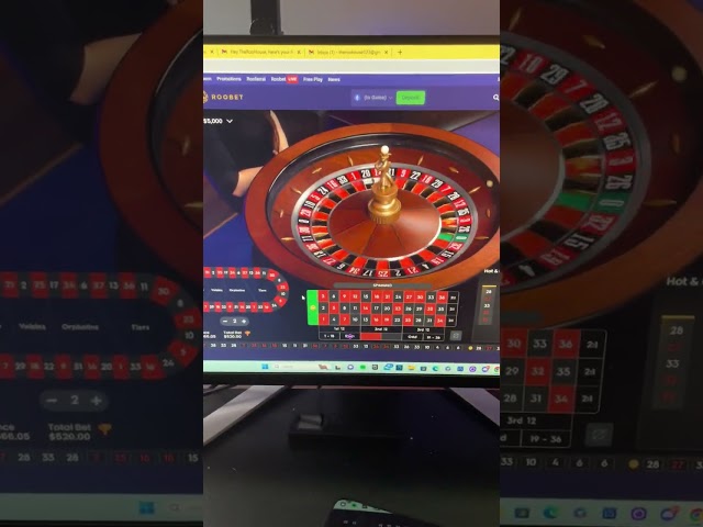 Streamer does degenerate bet on a SPINNING casino board. #rydurz #moneyprinter #streamer