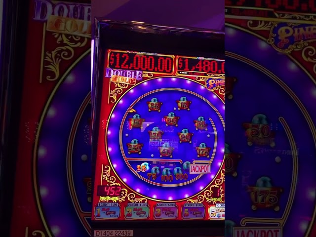 HUGE PINBALL WIN! #slots #casino #gambling #caesars #jackpot #winner #bonus #pinball #slotmachine
