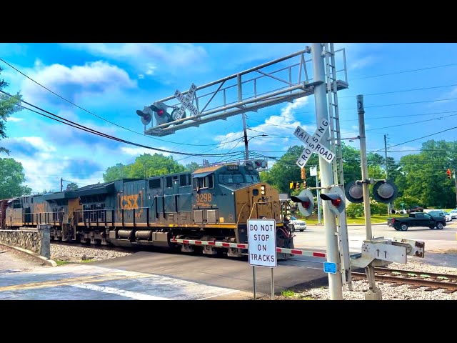 CSX M280-04 With A Great Hornshow From The Enginner In Chapin SC!
