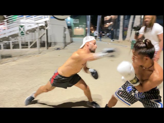 Pro Boxer beating up stranger using only defense (VENICE BEACH)