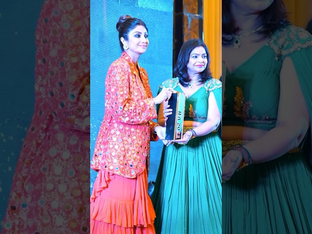 Moms Creator Award 🧡 #trending #lakhneet #yourbhammu #love #neetubisht #happy #videooftheday