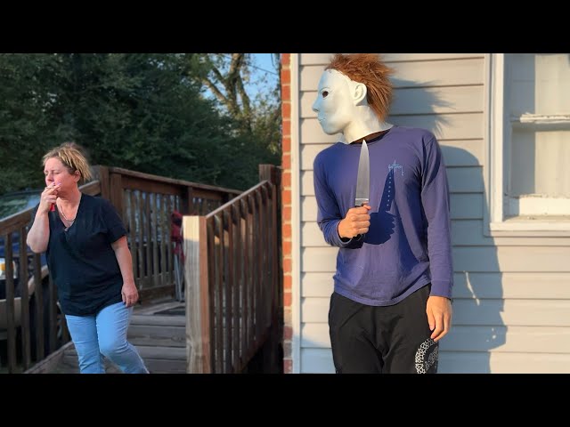 I Scared My Mom With a Micheal Myers Mask