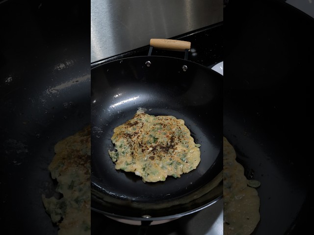 Frying My Chives Pancake In My Brand New La Gourmet Nitrigan Light Cast Iron Wok