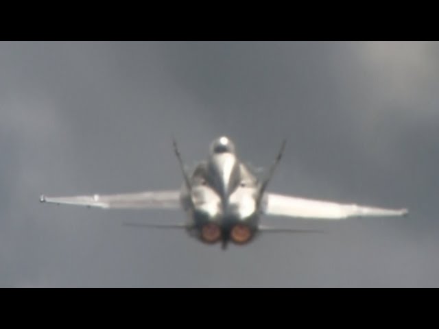 F18 suisse / Surpuissant [caméra PRO]