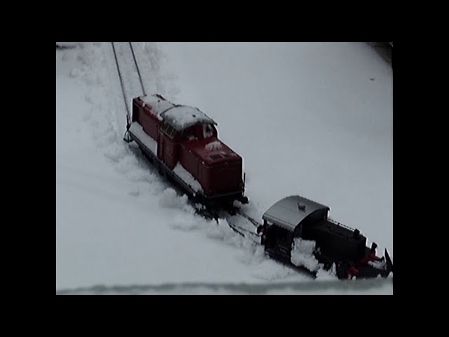 Spur 1 - Schneeräumung mit der Märklin Köf II und Winterbetrieb