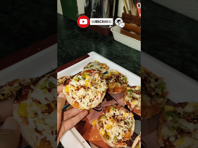 Mini  Bread Pizza 🍕💕|| #shots || #ytshots || #minibreadpizza || #pizza|| #viral
