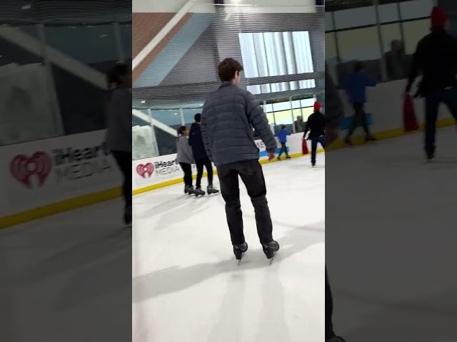 Ice Skating (Kraken Community Iceplex) [4K]