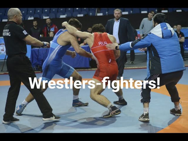 Fight of wrestlers at the Russian freestyle wrestling championship in Smolensk. Цолоев-Багаев.
