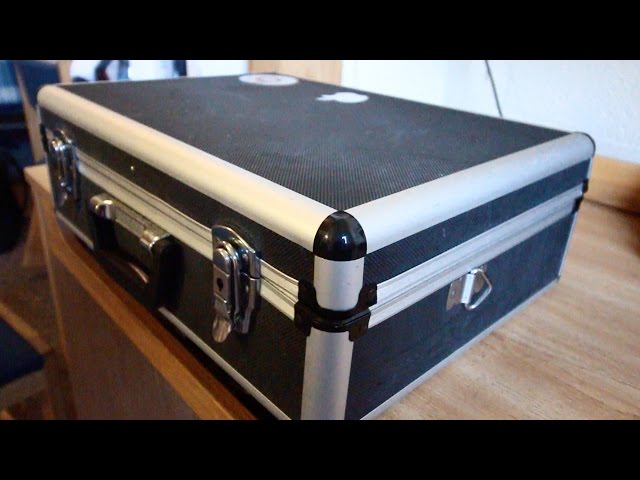 What's In The Barber's Box?! | Barber Case