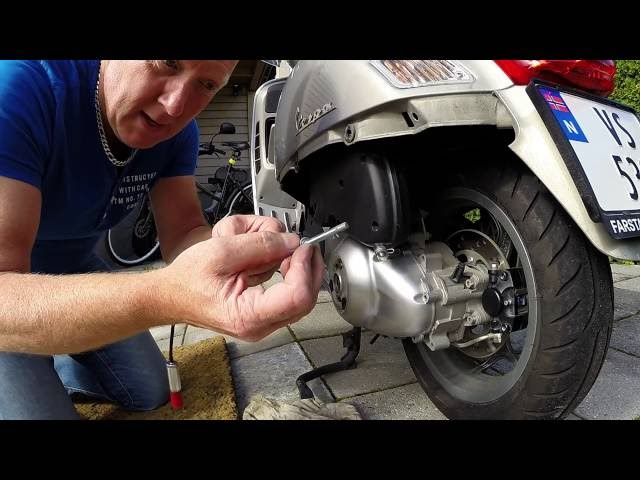 Installation of Dr.pulley sliders on my Vespa GTS 300 (With bloopers)
