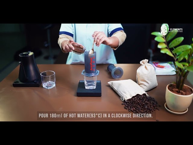 The procedure of manual brewing technique of REGULAR AEROPRESS | 7 Elements Coffee Roasters