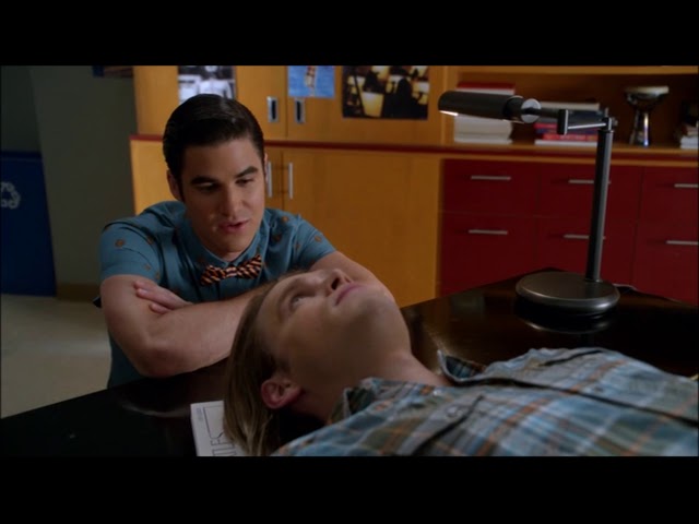 Glee - Sam Talks To Blaine About How Gay Marriage Works And How He Is 'Unlucky In Love' 5X02
