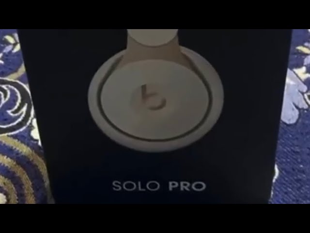 Beats Solo Pro-Unboxing Video Clips
