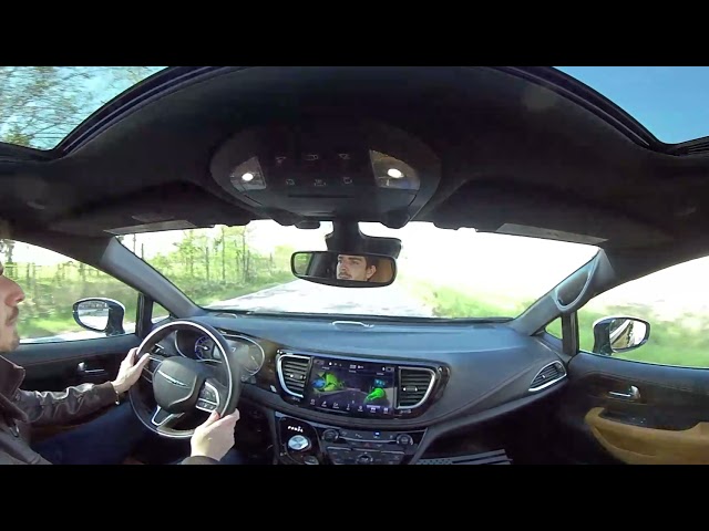 Chrysler Pacifica Pinnacle Ibrida Plug-in: il tour a 360°