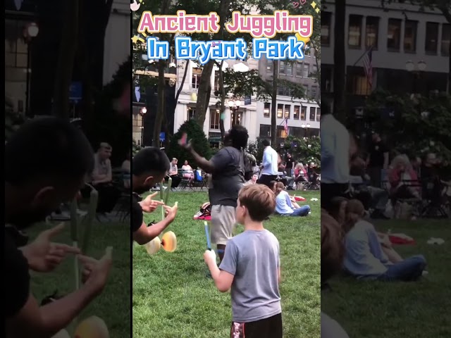 💖 NYC Walk #Shorts: Ancient Juggling in Bryant Park #BryantPark #Juggling #AncientFolkGames