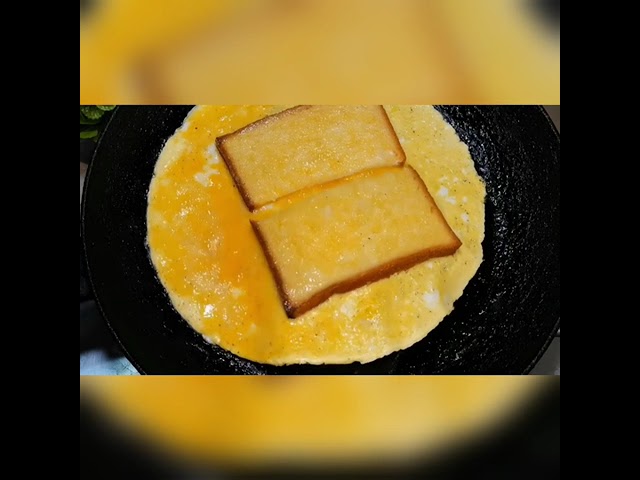 Easy Breakfast One pan Egg Toast। #Shorts