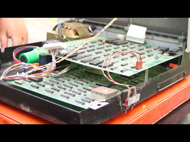 Episode 50 - Taking Apart A Commodore SP9000 SuperPET...