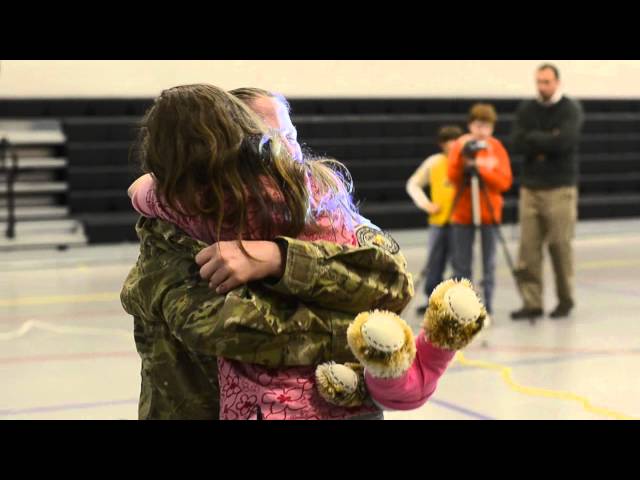 Daughter receives surprise visit from Army mom