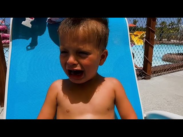 BEE STING AT WATERPARK| HITTIN EVERY BIG WATERSLIDE AT WILD RIVERS