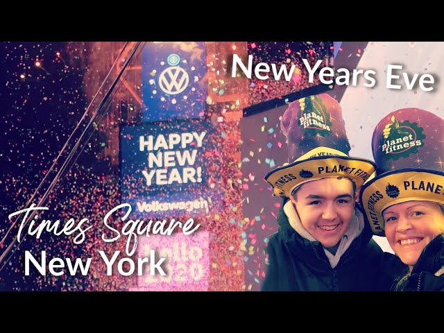 Celebrating New Years Eve in NYC | Times Square New York Ball Drop