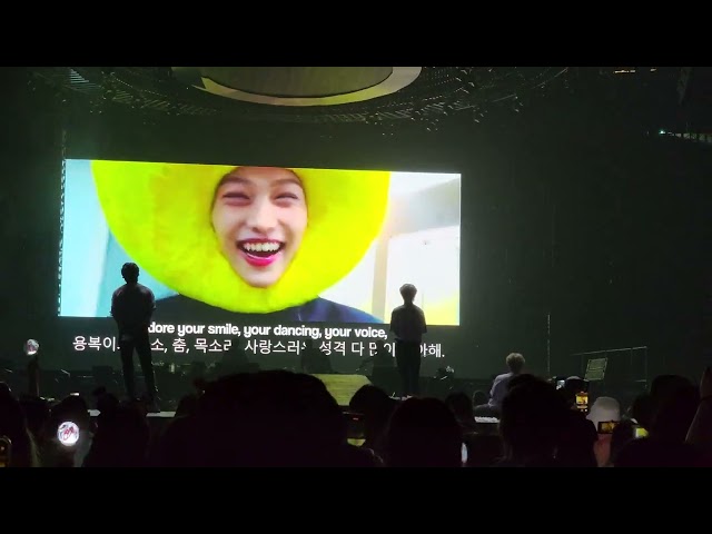 [4K] video gift from STAY and SKZ's reaction ‐ SKZ in Anaheim Day 2