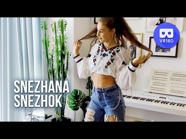 VR180 3D. Snezhana Snezhok dancing and shooting TikTok videos