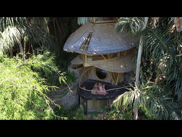 Aura House in Bali - Amazing Bamboo Villa
