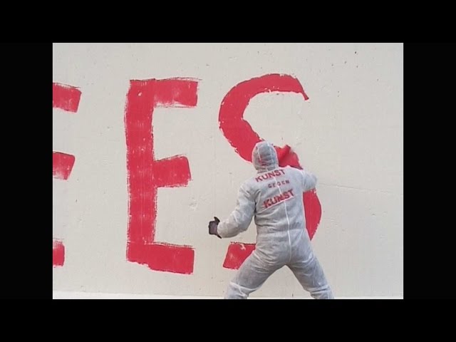 NoBorder-Art Happening on Berlin Wall: Refugees Welcome!
