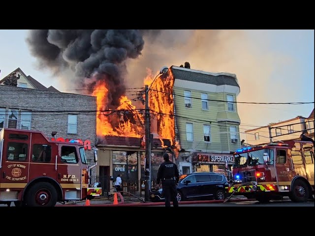 ** Fire Inferno ** 3 Buildings Fully Involved (Tony's Liquor) Broadway Newark Nj 4-22-24 P1