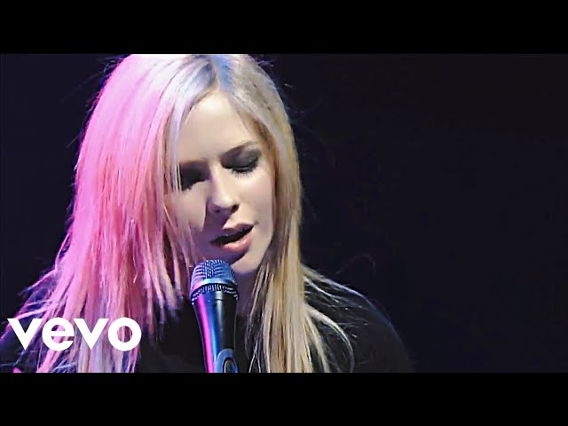 Avril Lavigne - "Together" (Live at Budokan) / 2005 [4K Quality]