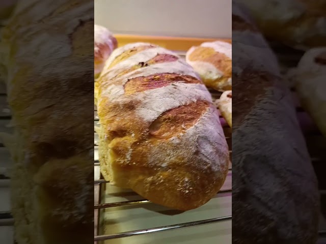 Pane fatto in casa ricetta facilissima #pane #ciabatte #ricetta