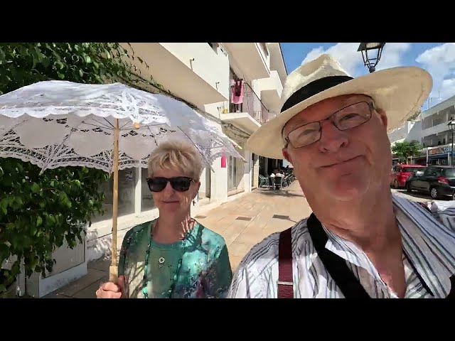 Shops and breakfast in Cala d'Or - Mallorca - Majorca - 21st May 2024