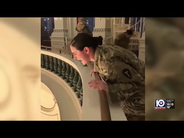 Soldier sings national anthem while touring Texas Capitol in Austin