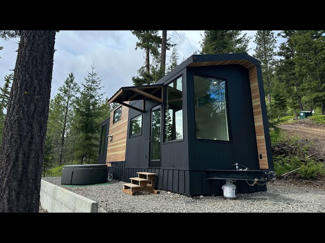 Two Bedroom Tiny Home In The Mountains of Washington