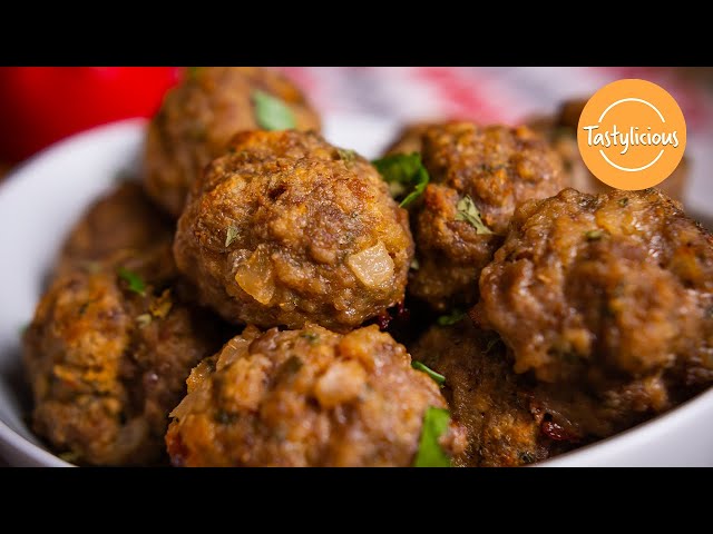 Homemade Italian Meatball Recipe | How To Cook Italian Baked Meatballs From Scratch