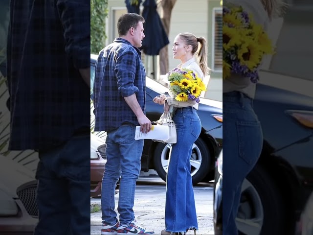 Ben Affleck and Jennifer Garner's Tense Meet Up Amid J Lo Divorce Rumors