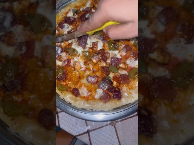 #pizzalover #pizza #viral #paneerrecipe #pizzarecipe #pizzahut #pizzatime