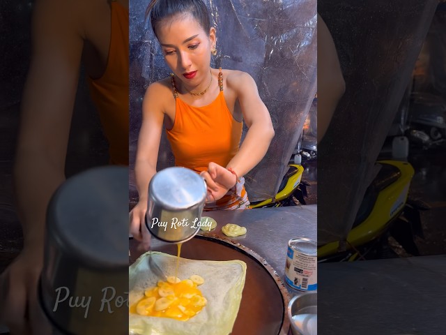 Selling roti on rainy days - Thai Street Food #shorts