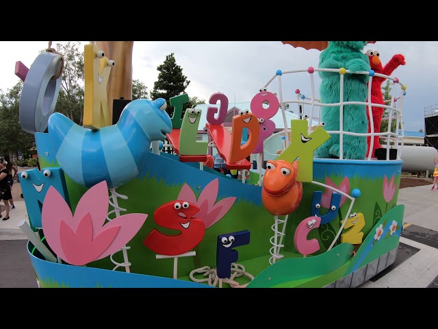 Sesame Street Party Parade (4K) at SeaWorld Orlando