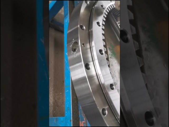 One minute to teach you how to disassemble the slewing bearing with internal gear