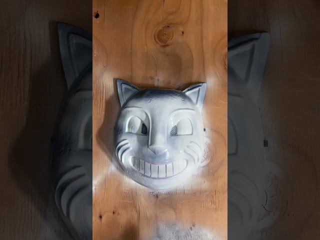 I repainted a Spirit Halloween Mask as Cartoon Cat! 💀🎨 #diy #painting #halloween #art #cat