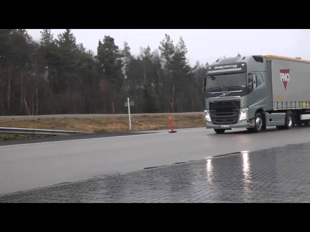Volvo Trucks - Emergency braking at its best!