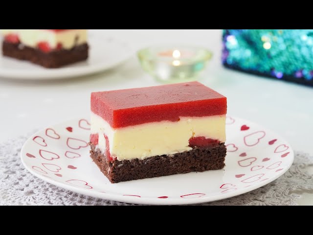 Pudding cake with strawberry mousse