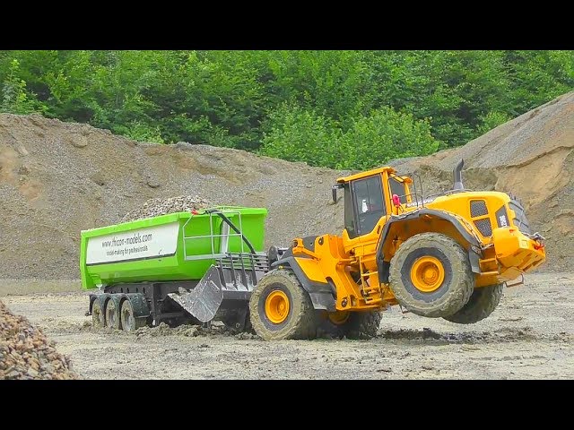 Heavy rc construction site! Fantastic rc models in the mud! Rescue the Globliner! Mining fight  2017