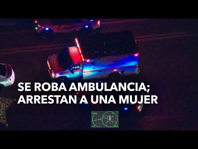 Se roba ambulancia; arrestan a una mujer