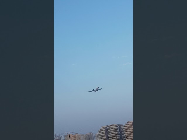 Airplane (IRAN AIR) On Few Distance