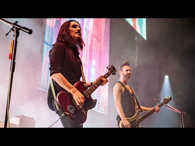 Placebo - Shout (Tears For Fears cover) (live from "Never Let Me Go tour 2023)