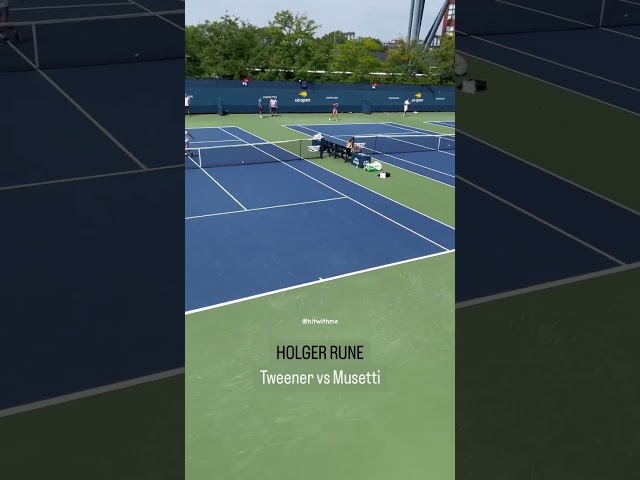 Holger Rune hits a Tweener versus Lorenzo Musetti 🎾🔥 US Open 2022 #Shorts #Tennis