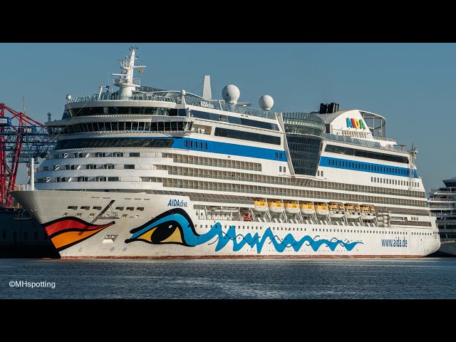 AIDAdiva | beautiful maiden call in Bremerhaven on a sunny morning | 4K