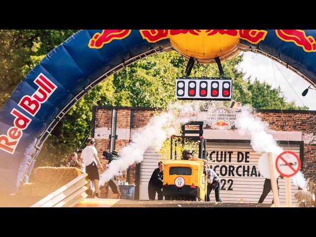 WHAT? THIS GUY IS DRIVING BACKWARDS? Team Fisheye exaequo 1st place @redbull soapboxrace